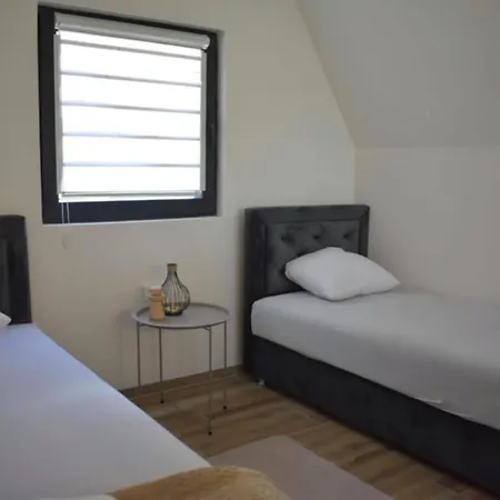 Oaza Mira 1 فيلة